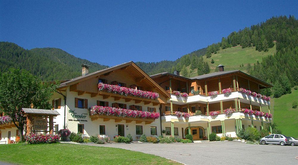 Hotel Trenker Prags Exterior foto