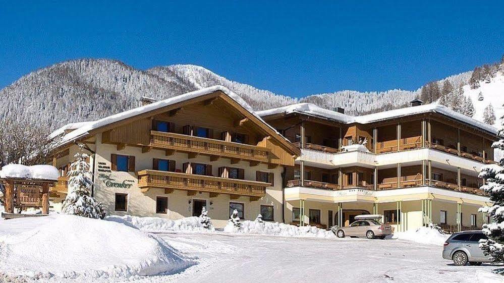 Hotel Trenker Prags Exterior foto