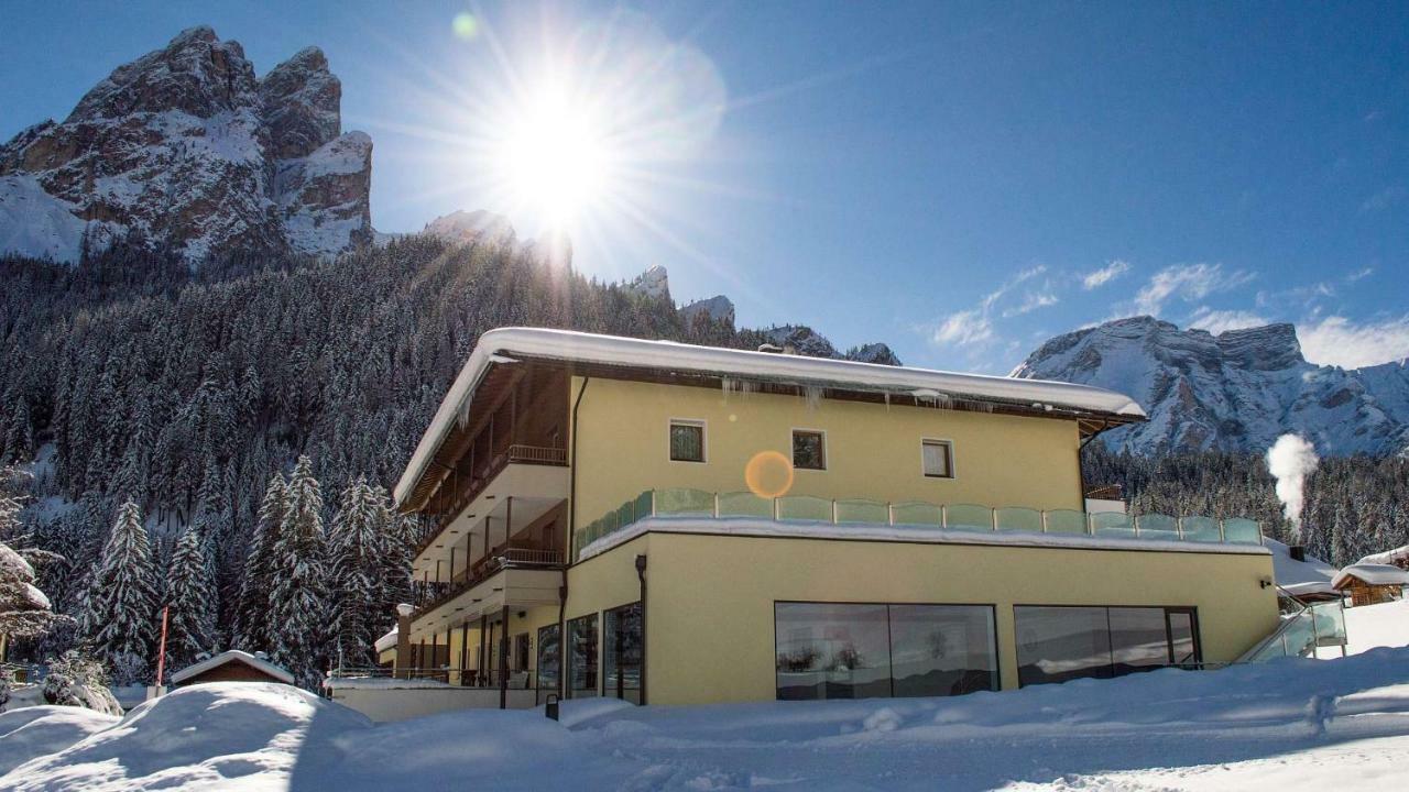 Hotel Trenker Prags Exterior foto