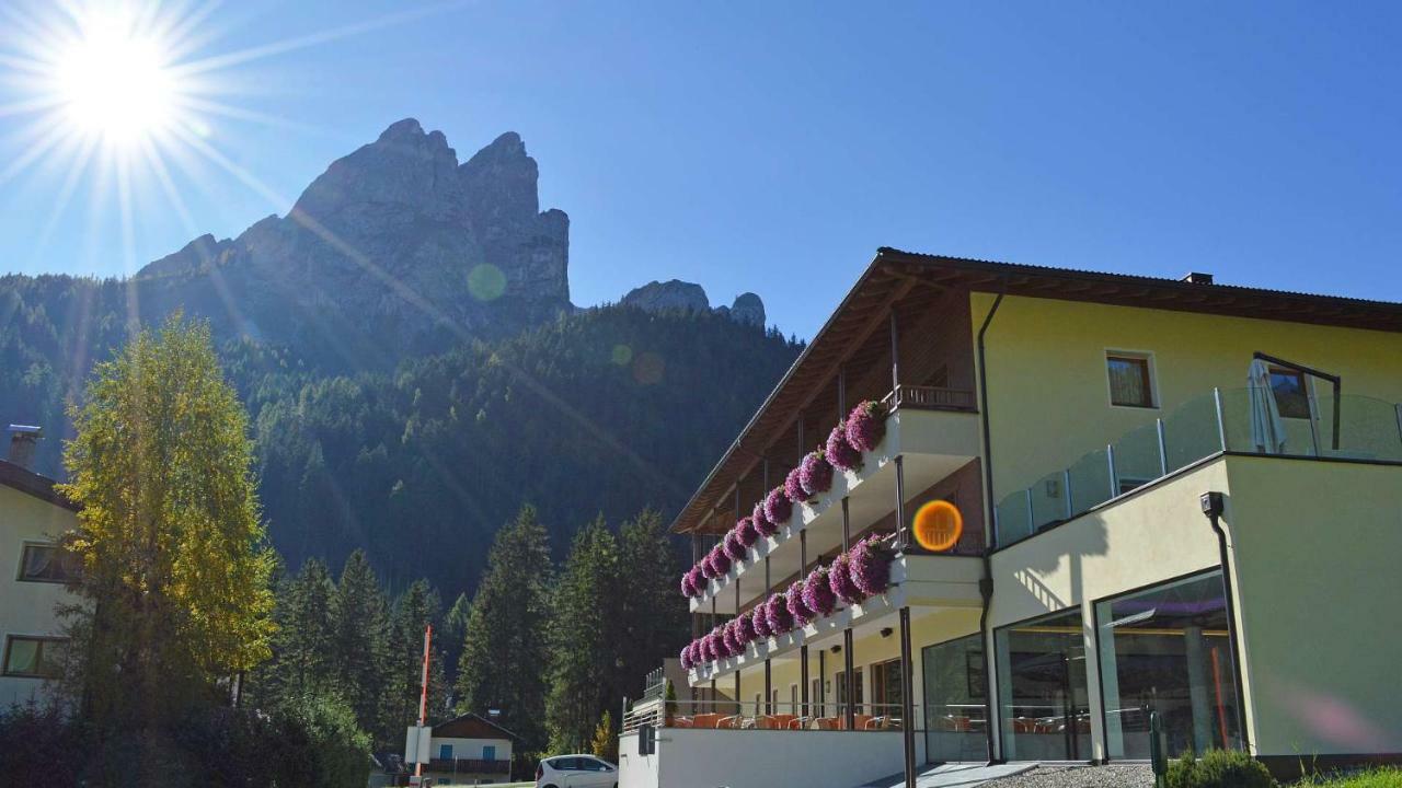 Hotel Trenker Prags Exterior foto